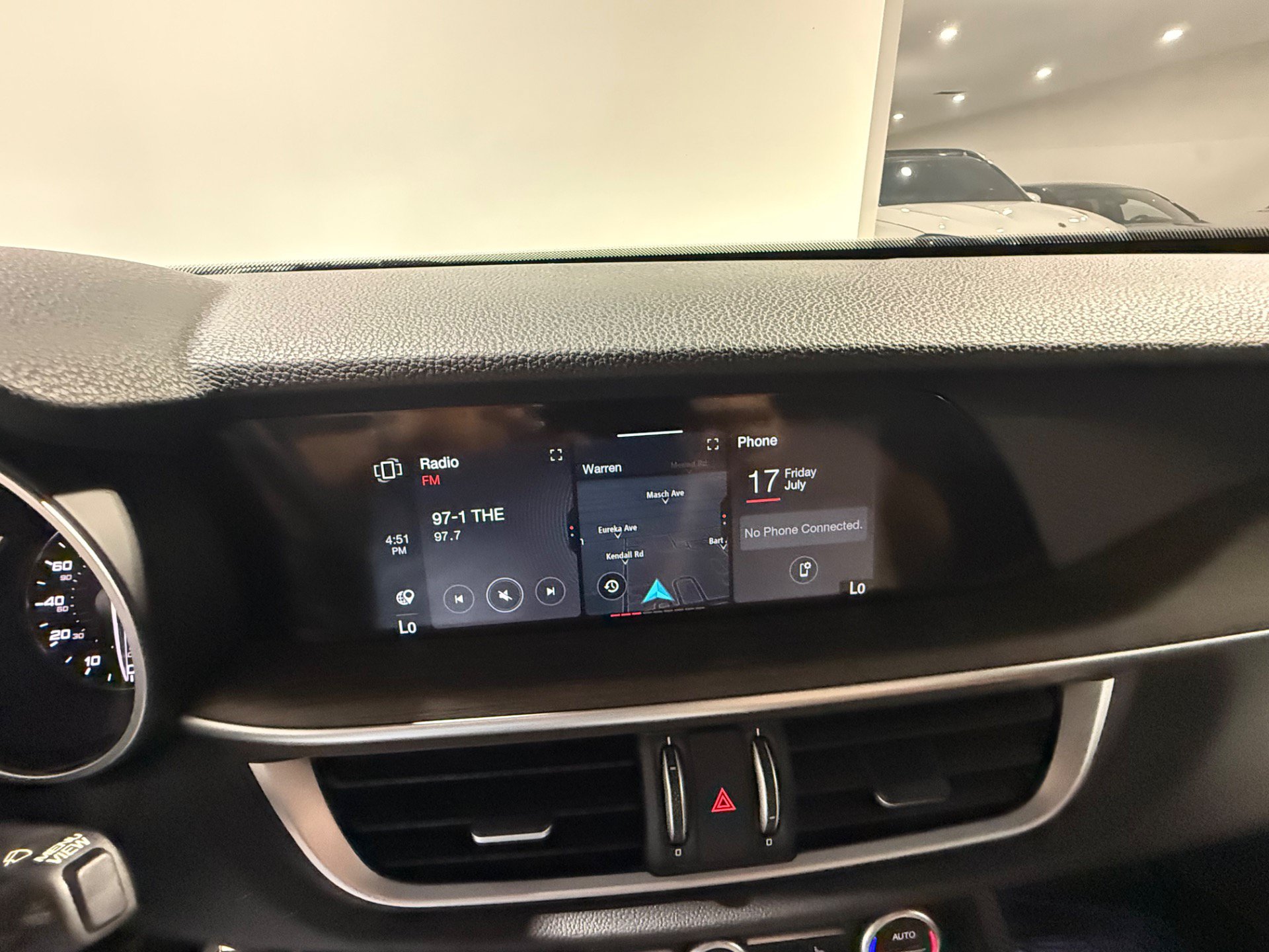 Used 2023 Alfa Romeo Stelvio Ti AWD/4WD image 25