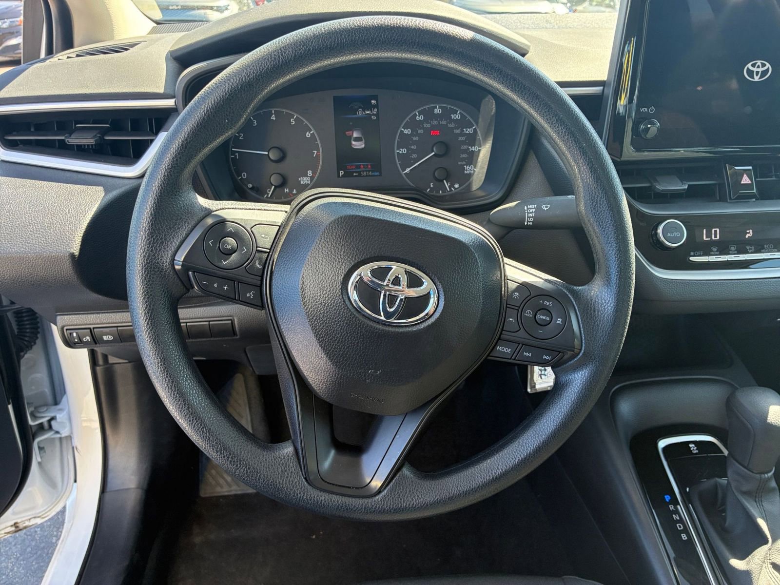 Used 2025 Toyota Corolla LE image 25