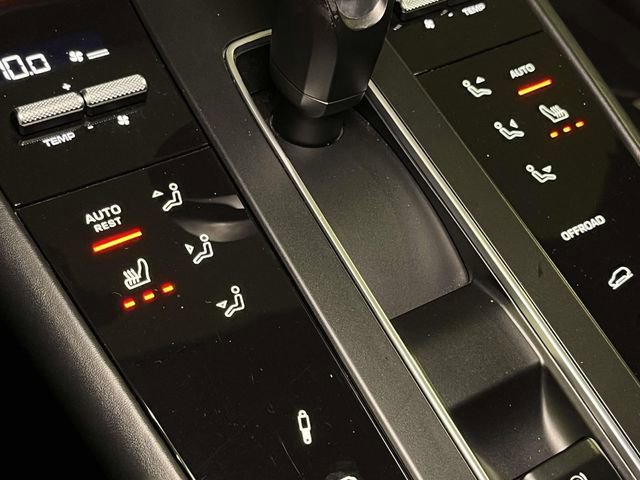 Certified 2023 Porsche Macan GTS image 31