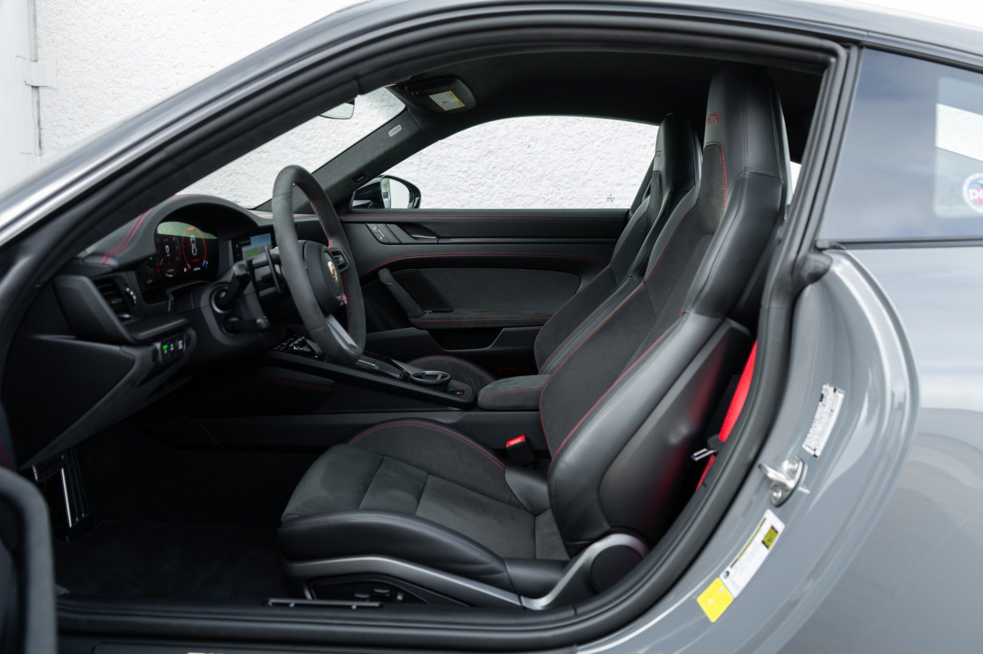 Used 2025 Porsche 911 Carrera 4 GTS image 4