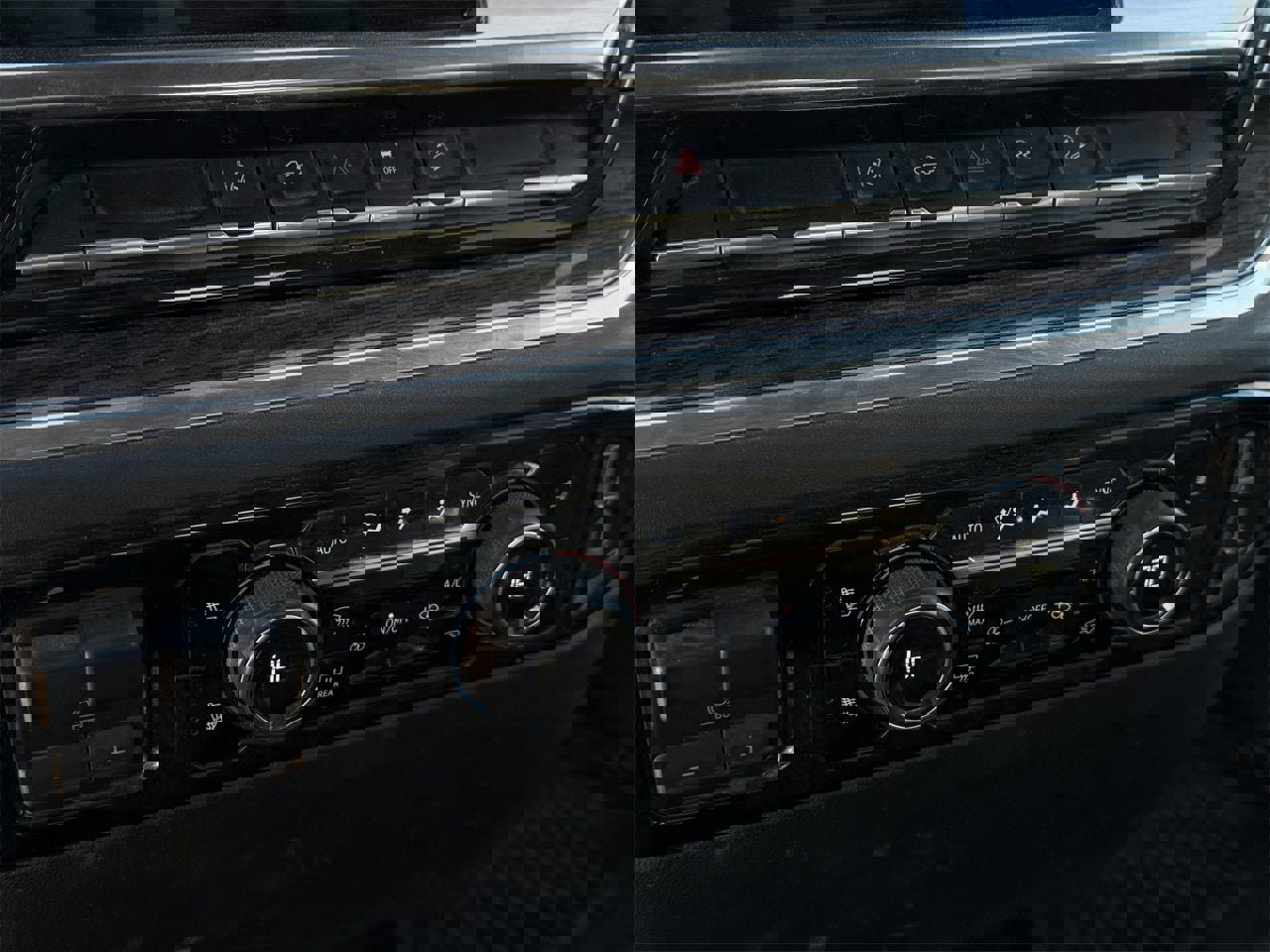 Used 2024 Chevrolet Silverado 2500 LT image 22