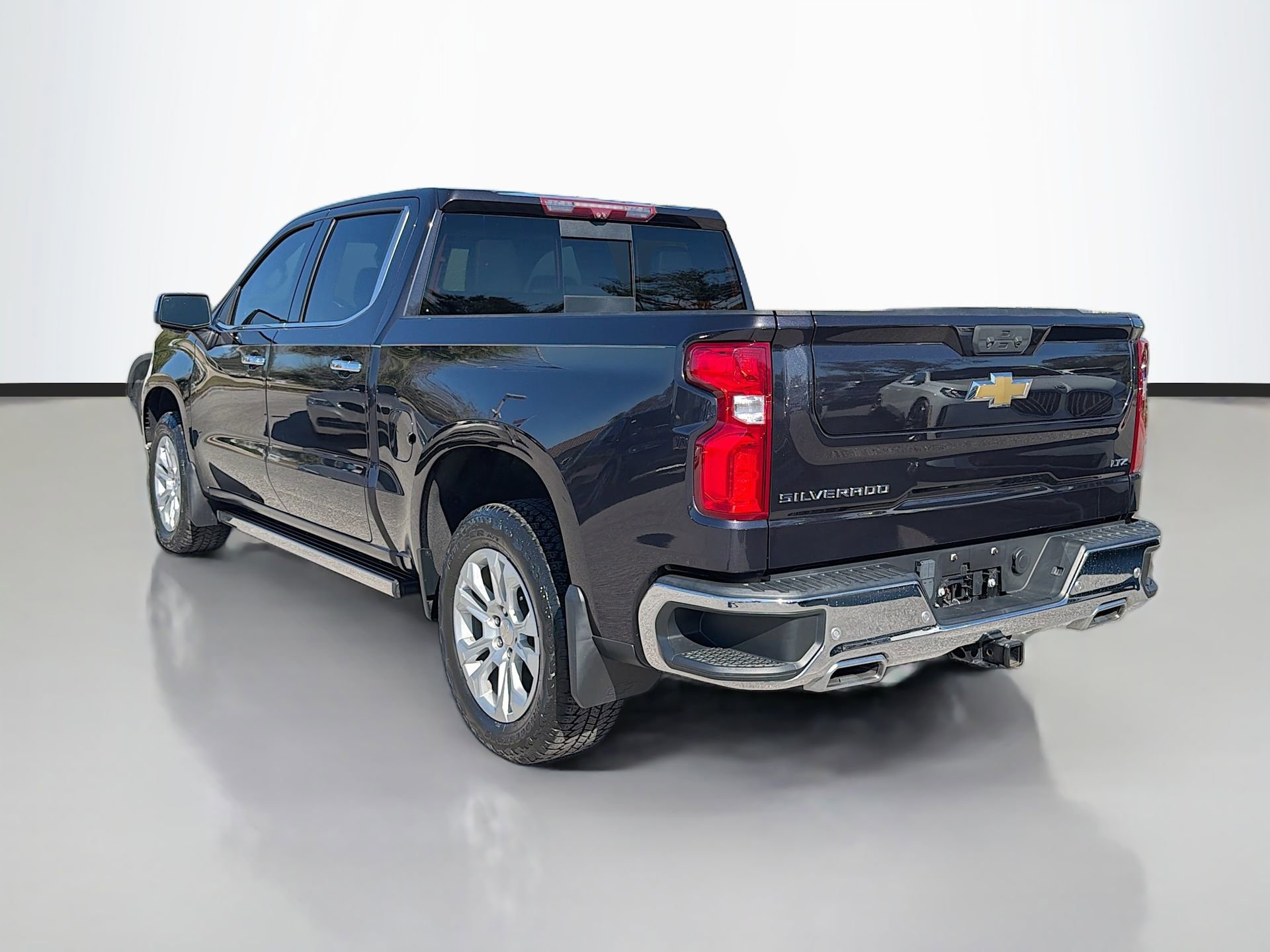 Used 2022 Chevrolet Silverado 1500 LTZ w/ LTZ Premium Package image 6