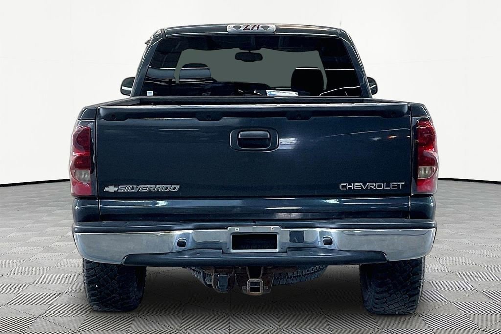 Used 2005 Chevrolet Silverado 1500 LS w/ Light Duty Power Package AWD/4WD image 6