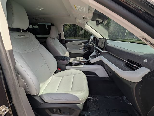 Used 2025 Ford Explorer Platinum w/ Ultimate Package AWD/4WD image 12