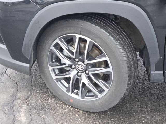 Used 2026 Toyota Corolla Cross XLE w/ Convenience Package image 23