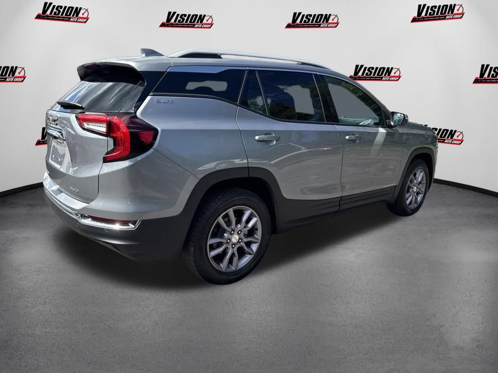 Used 2023 GMC Terrain SLT w/ LPO, Floor Liner Package AWD/4WD image 5