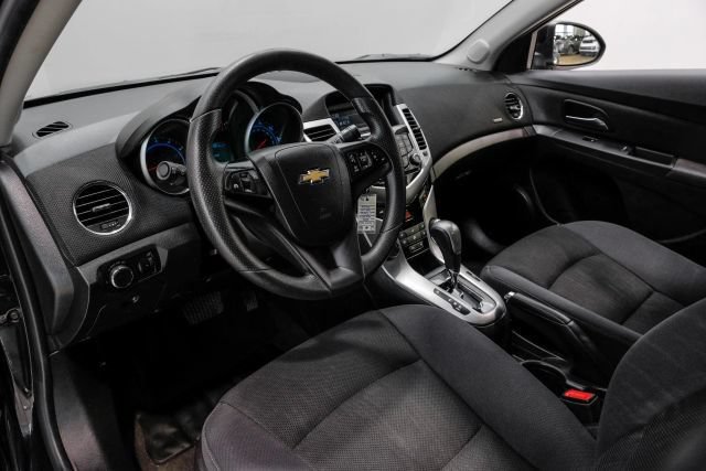 Used 2015 Chevrolet Cruze LT FWD image 5