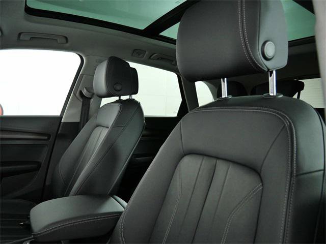 Used 2022 Audi Q5 2.0T Premium w/ Convenience Package image 17