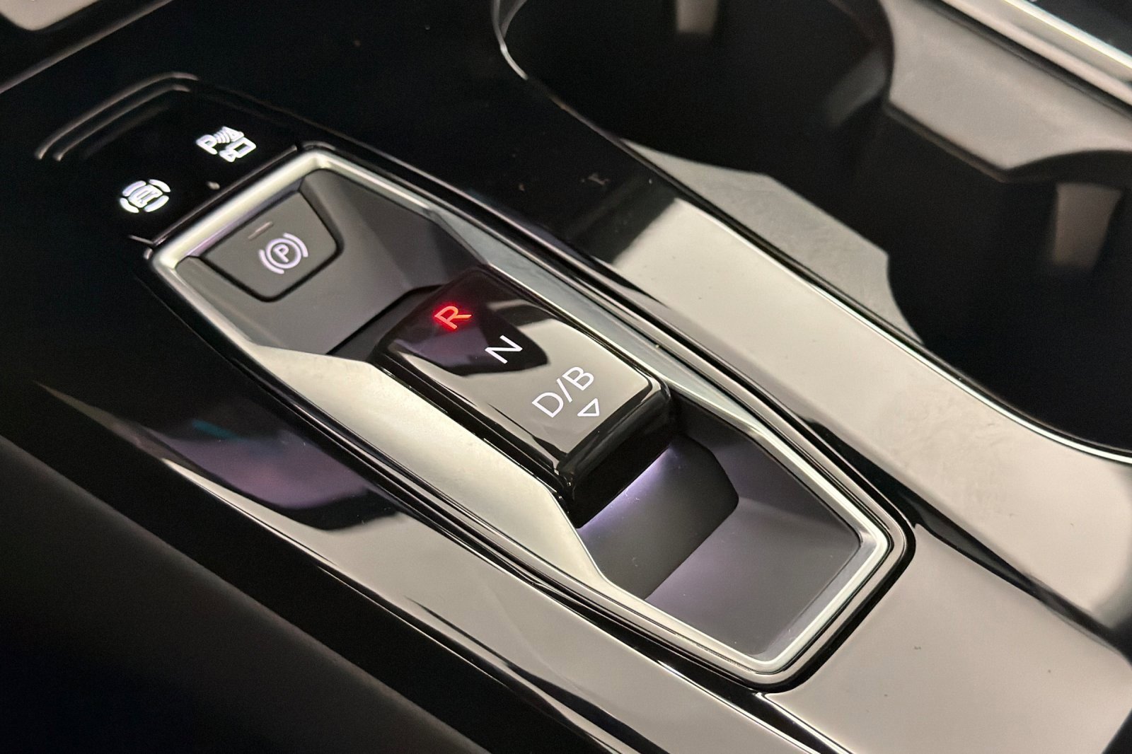 Used 2025 Audi Q6 e-tron Premium w/ Convenience Package image 21