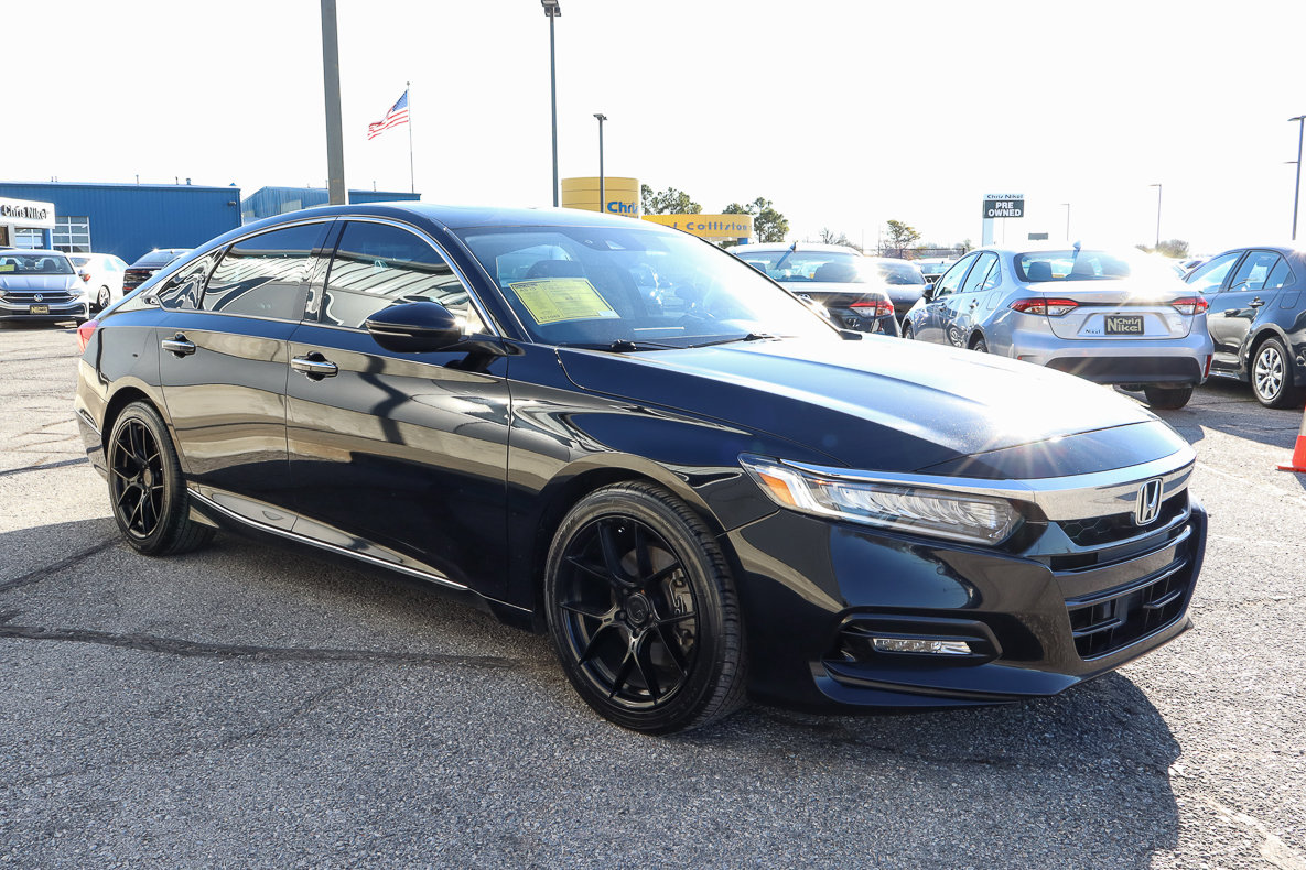 Used 2020 Honda Accord Touring image 3