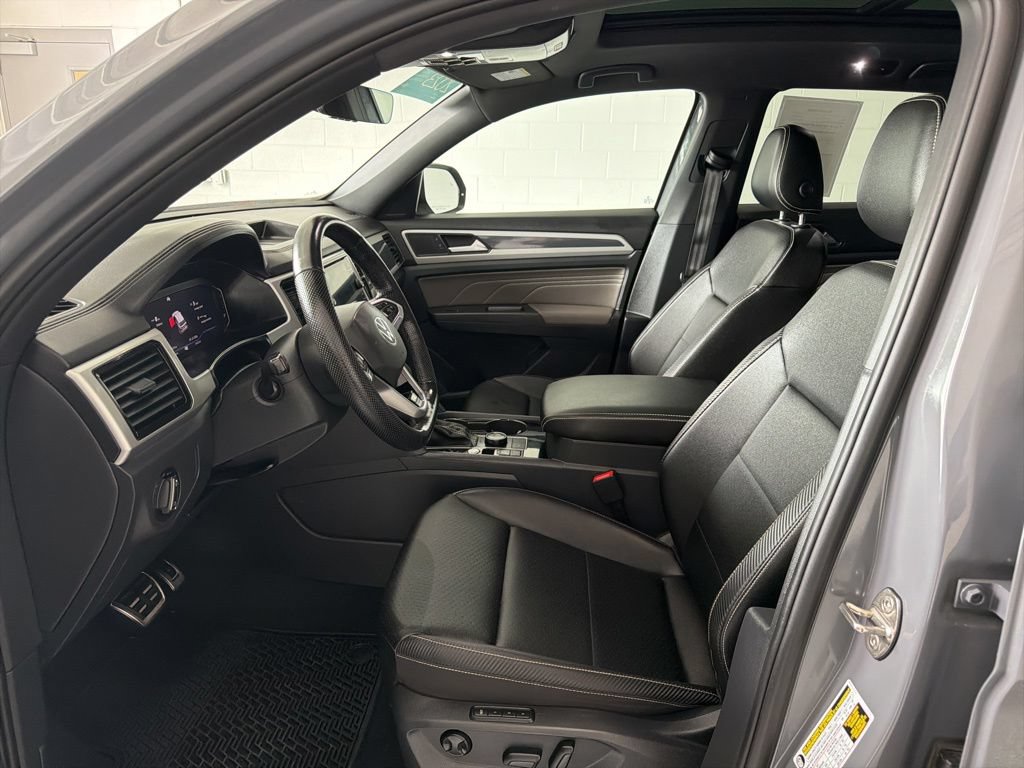 Certified 2023 Volkswagen Atlas Cross Sport SEL R-Line AWD/4WD image 26