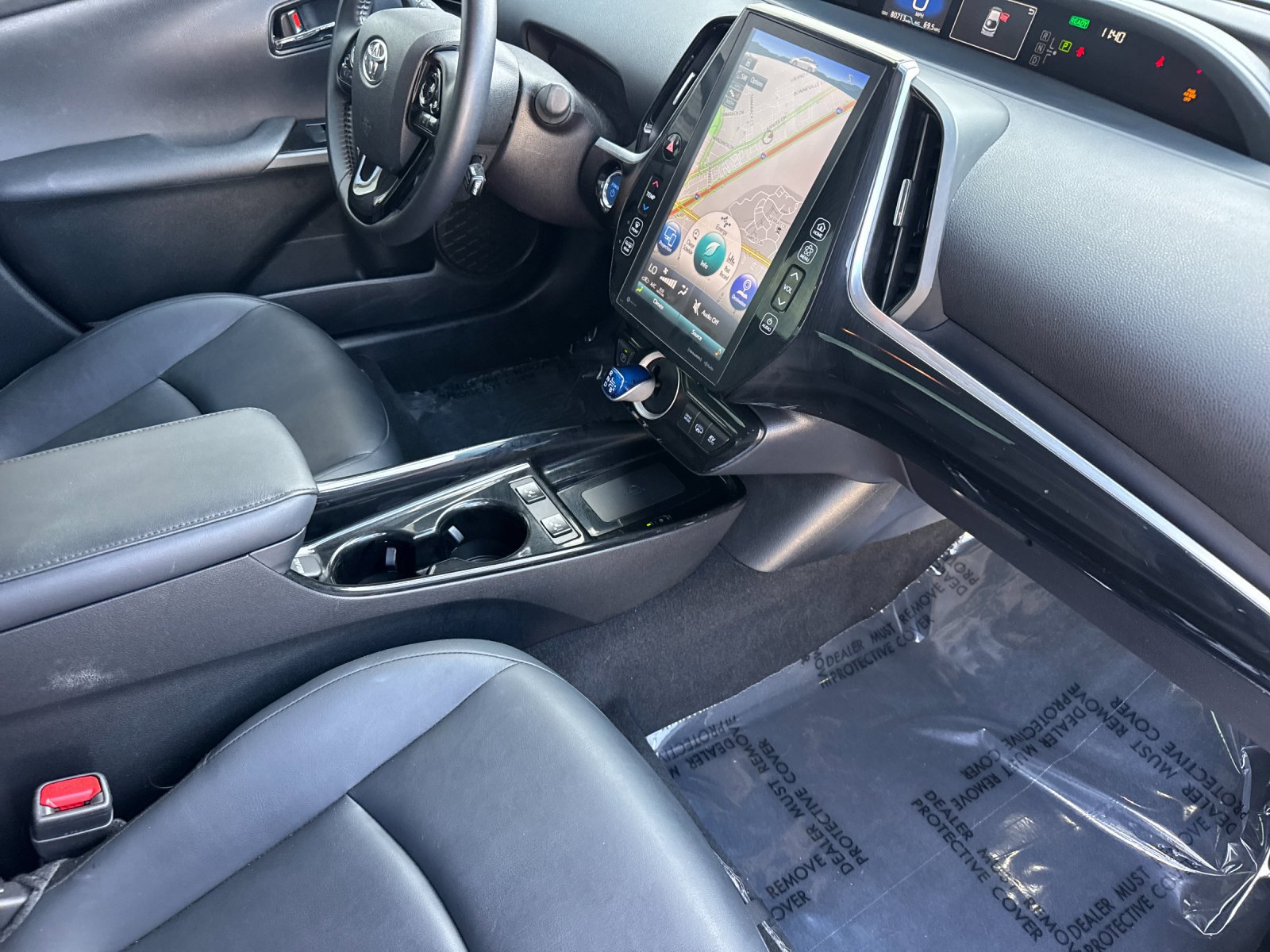 Used 2022 Toyota Prius Prime XLE FWD image 16