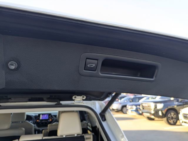 Used 2023 Toyota Highlander XLE image 31