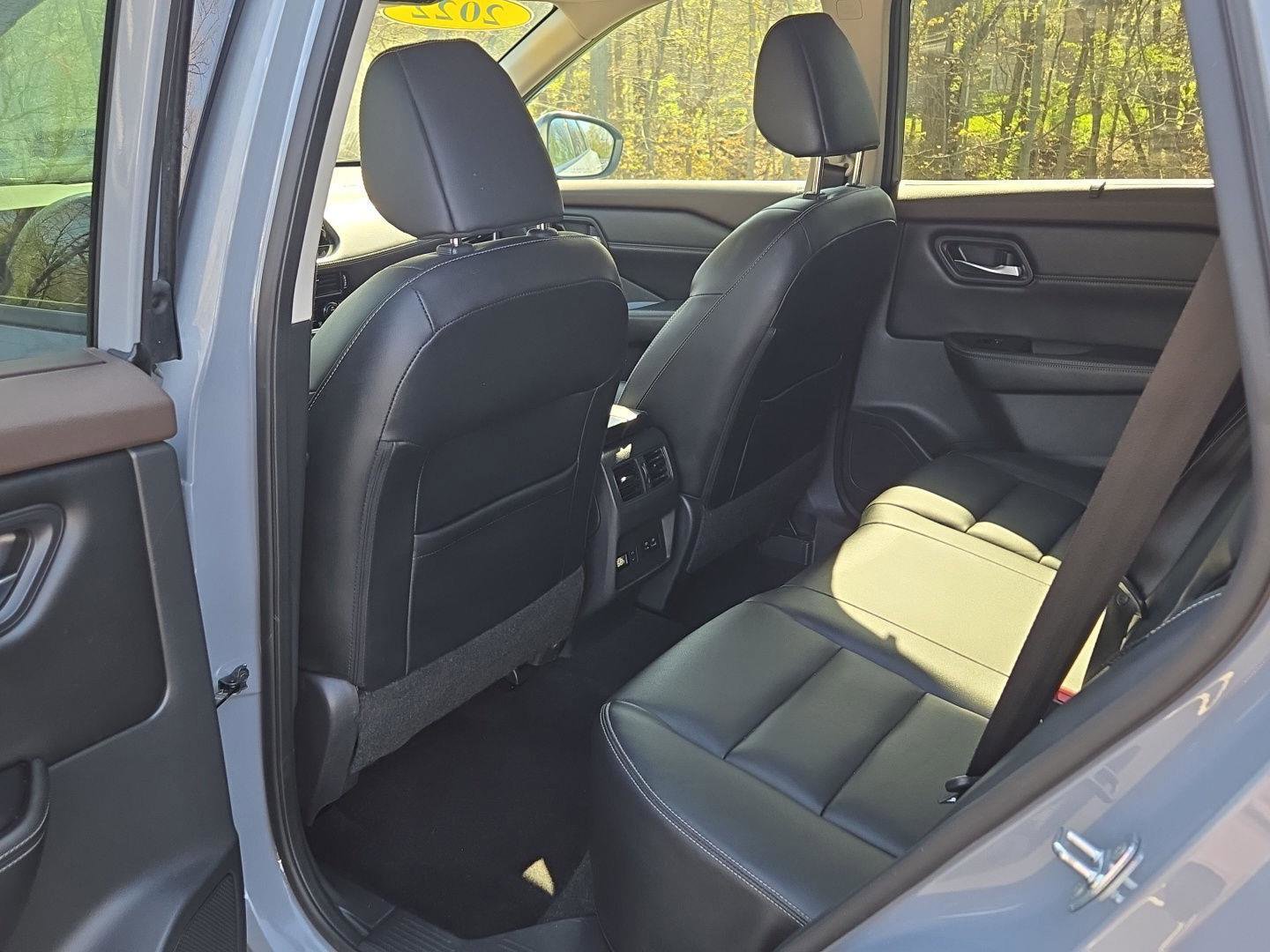 Used 2022 Nissan Rogue SL w/ SL Premium Package image 27