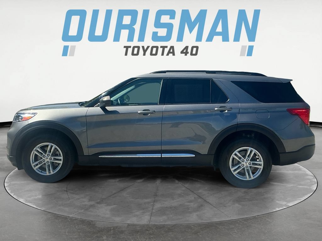 Used 2022 Ford Explorer XLT w/ Equipment Group 202A AWD/4WD image 4