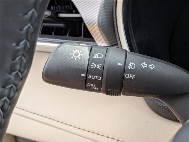 Used 2023 Toyota Highlander Platinum image 9