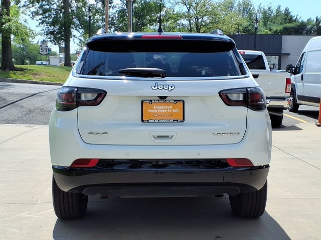 Certified 2025 Jeep Compass Limited w/ Elite Group AWD/4WD image 7