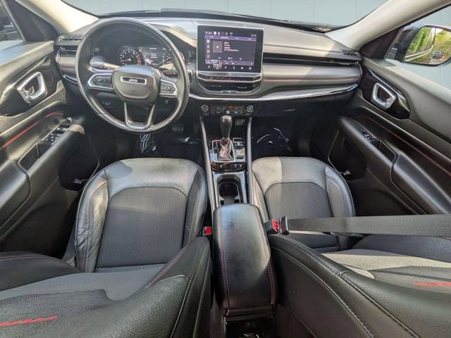 Used 2022 Jeep Compass Trailhawk w/ Trailhawk Convenience Group AWD/4WD image 27