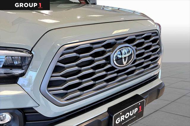 Certified 2023 Toyota Tacoma TRD Off-Road w/ Technology Package AWD/4WD image 32