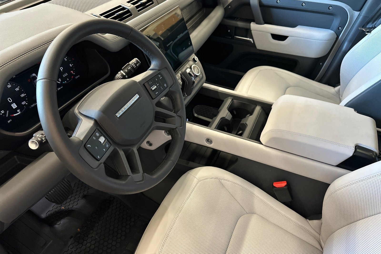 Certified 2026 Land Rover Defender 110 S AWD/4WD image 4