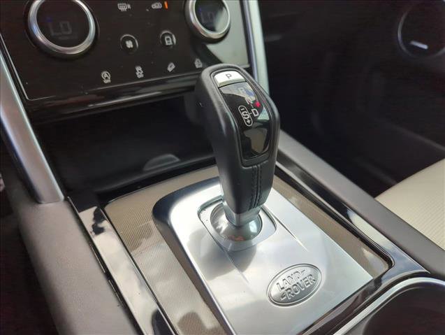Used 2021 Land Rover Discovery Sport SE R-Dynamic image 11