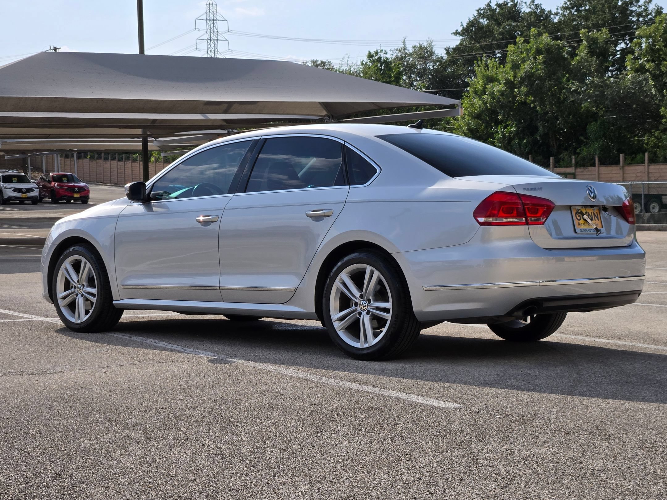 Used 2015 Volkswagen Passat 1.8T SEL Premium FWD image 5