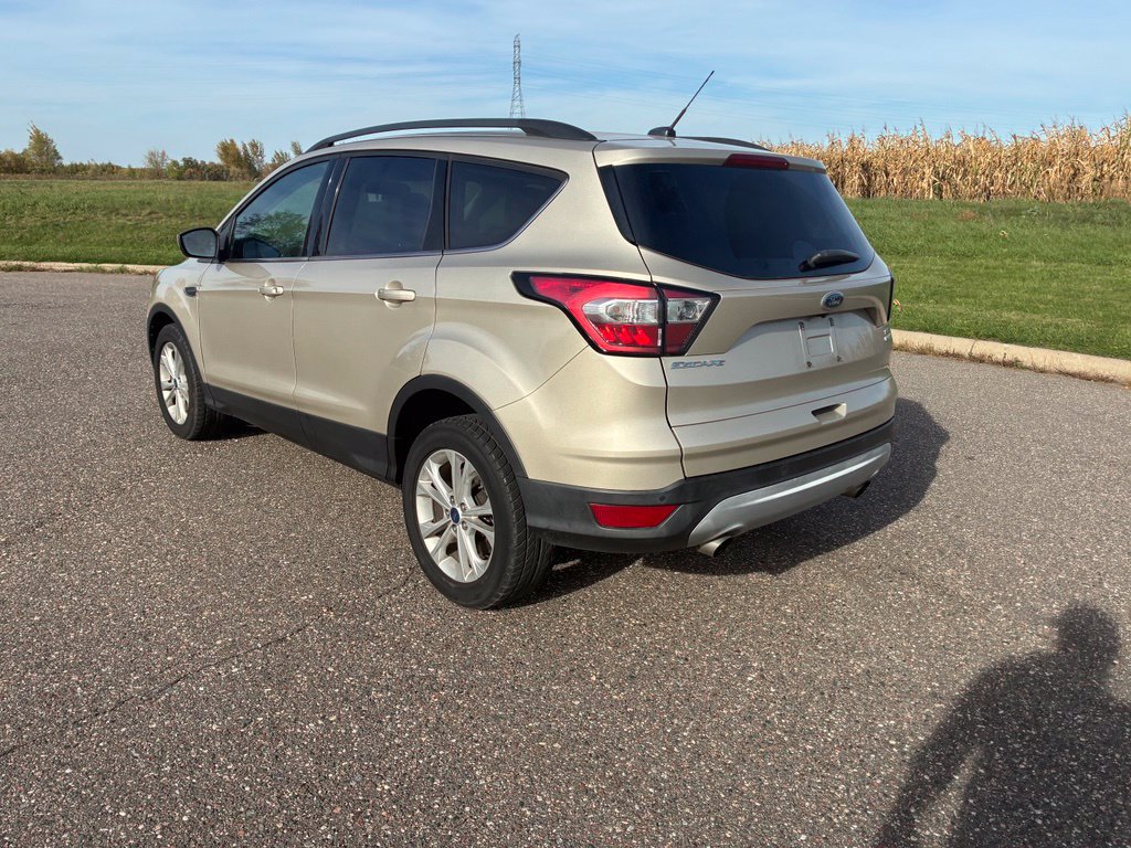 Used 2017 Ford Escape SE w/ Equipment Group 201A FWD image 6
