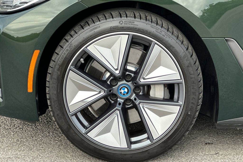 Used 2023 BMW i4 eDrive35 image 32