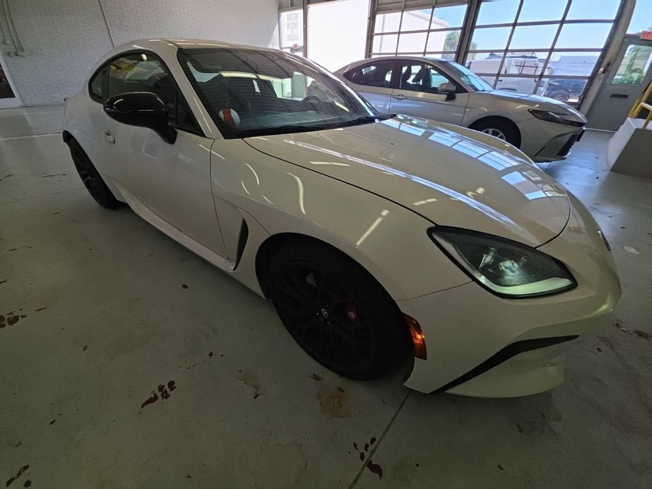 Used 2025 Toyota GR86 Premium RWD image 3