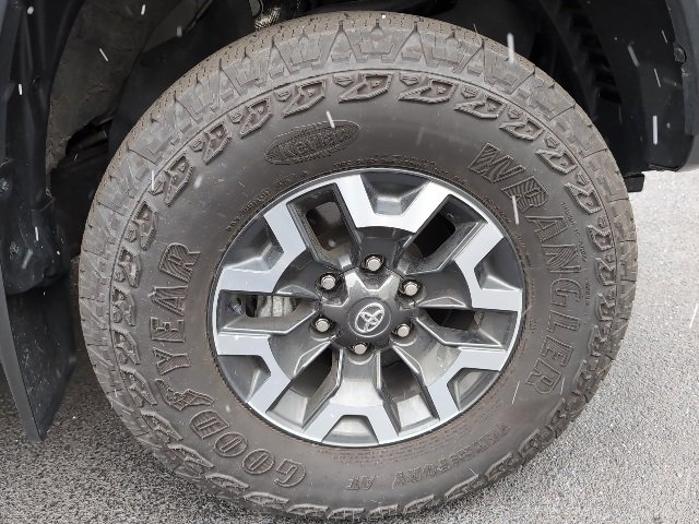 Used 2023 Toyota Tacoma TRD Off-Road image 8