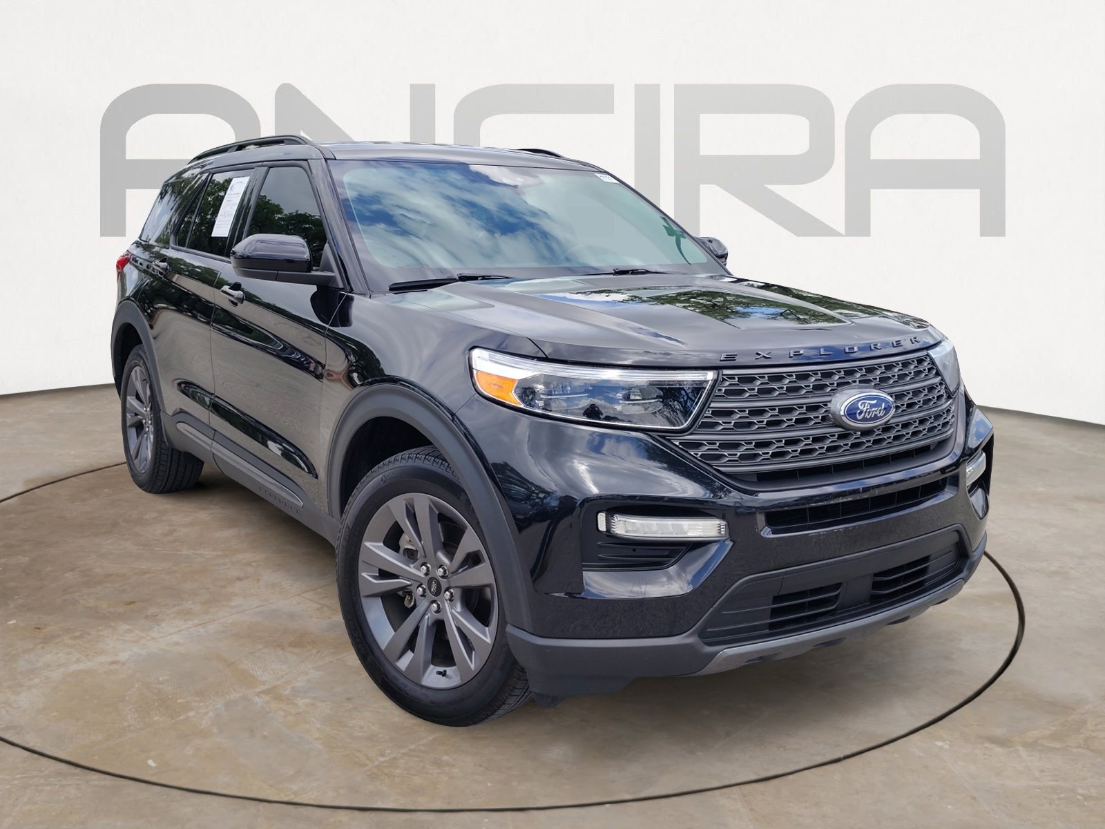Used 2024 Ford Explorer XLT w/ Equipment Group 202A AWD/4WD image 7