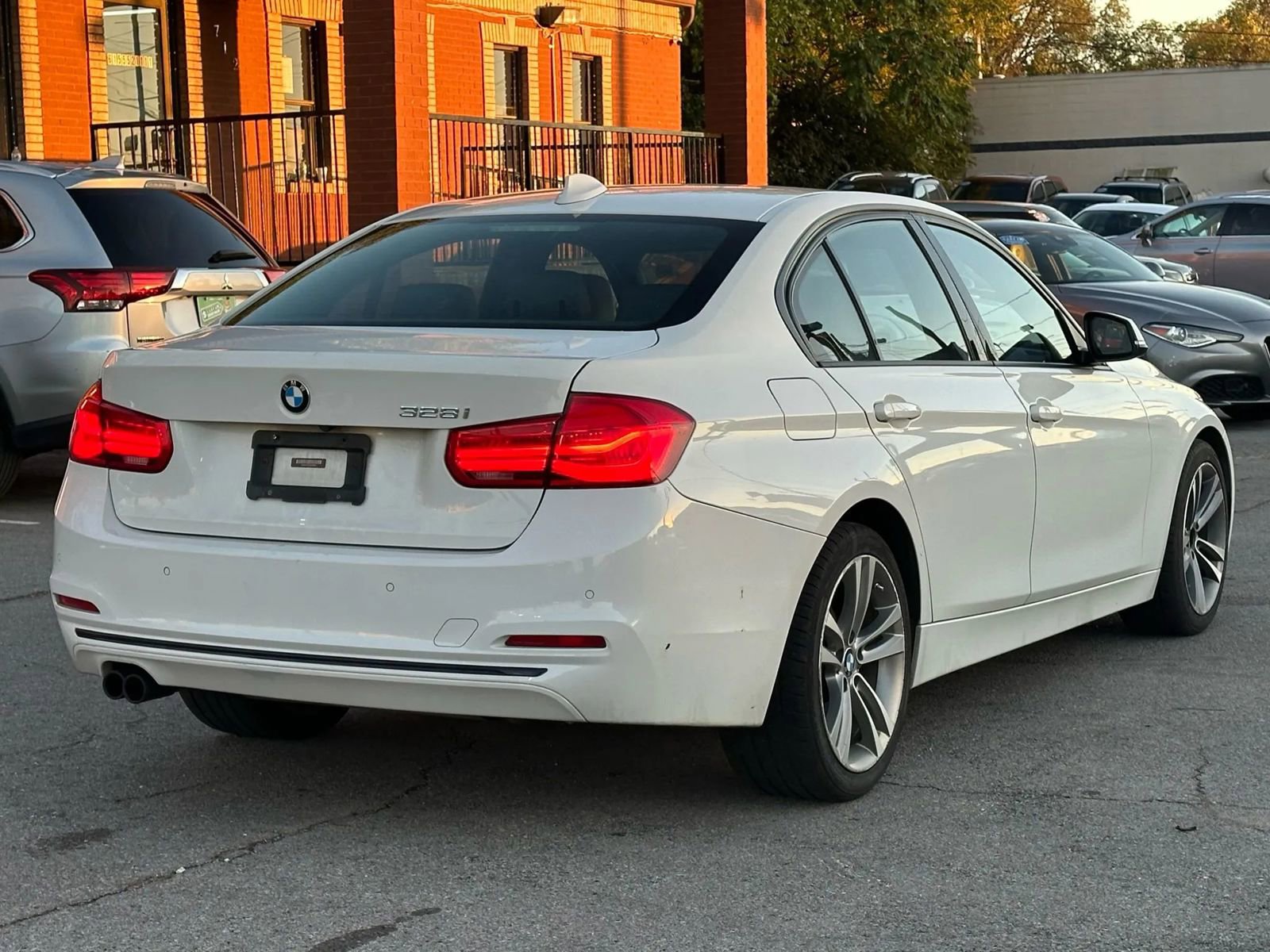 Used 2016 BMW 328i Sedan RWD image 7