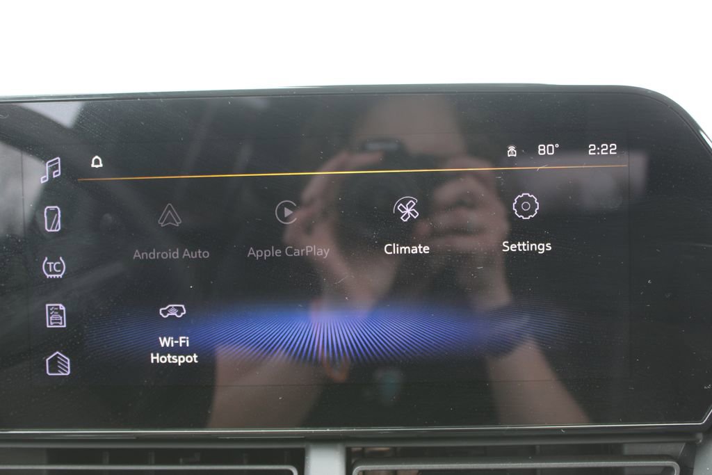 Used 2025 Chevrolet Trax LT w/ LT Convenience Package image 46