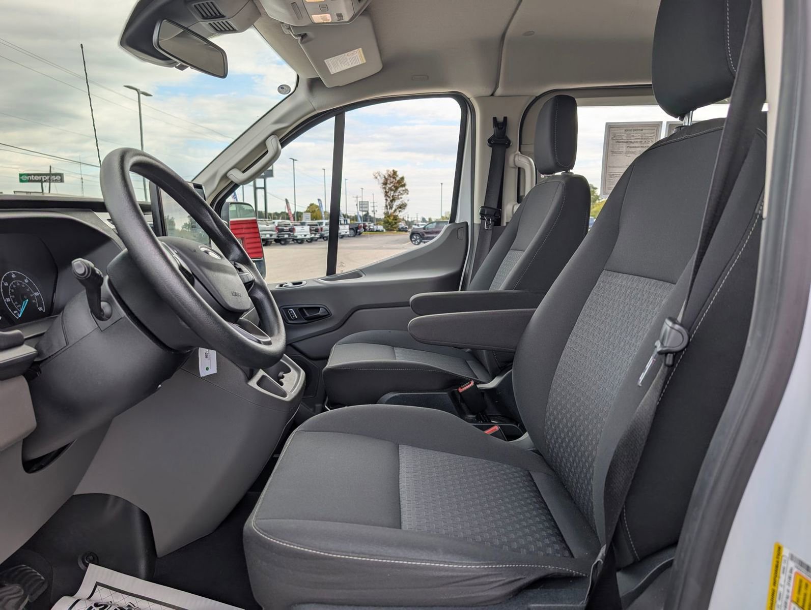 Used 2023 Ford Transit 350 XLT image 8