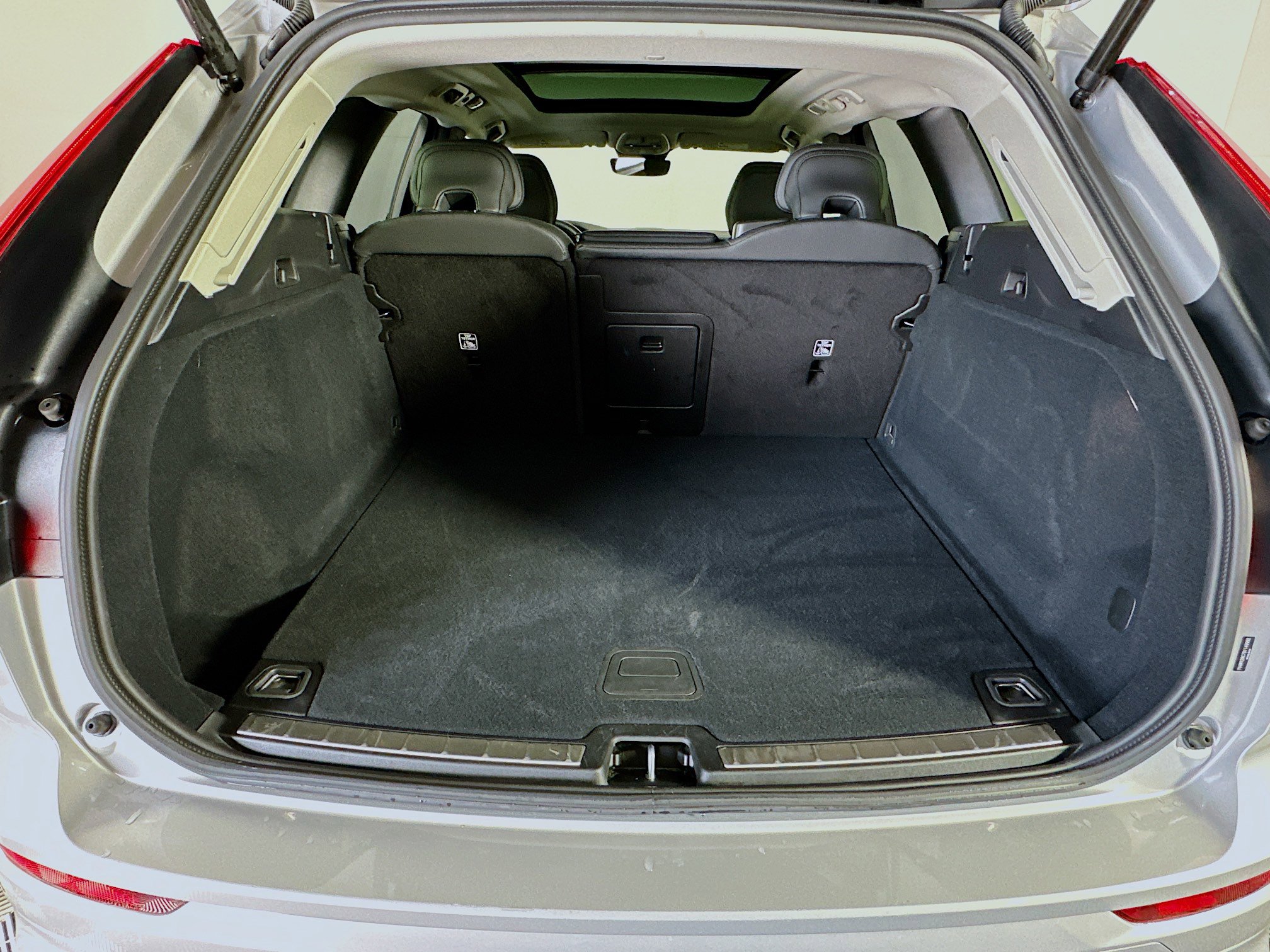 Used 2025 Volvo XC60 B5 Plus image 29