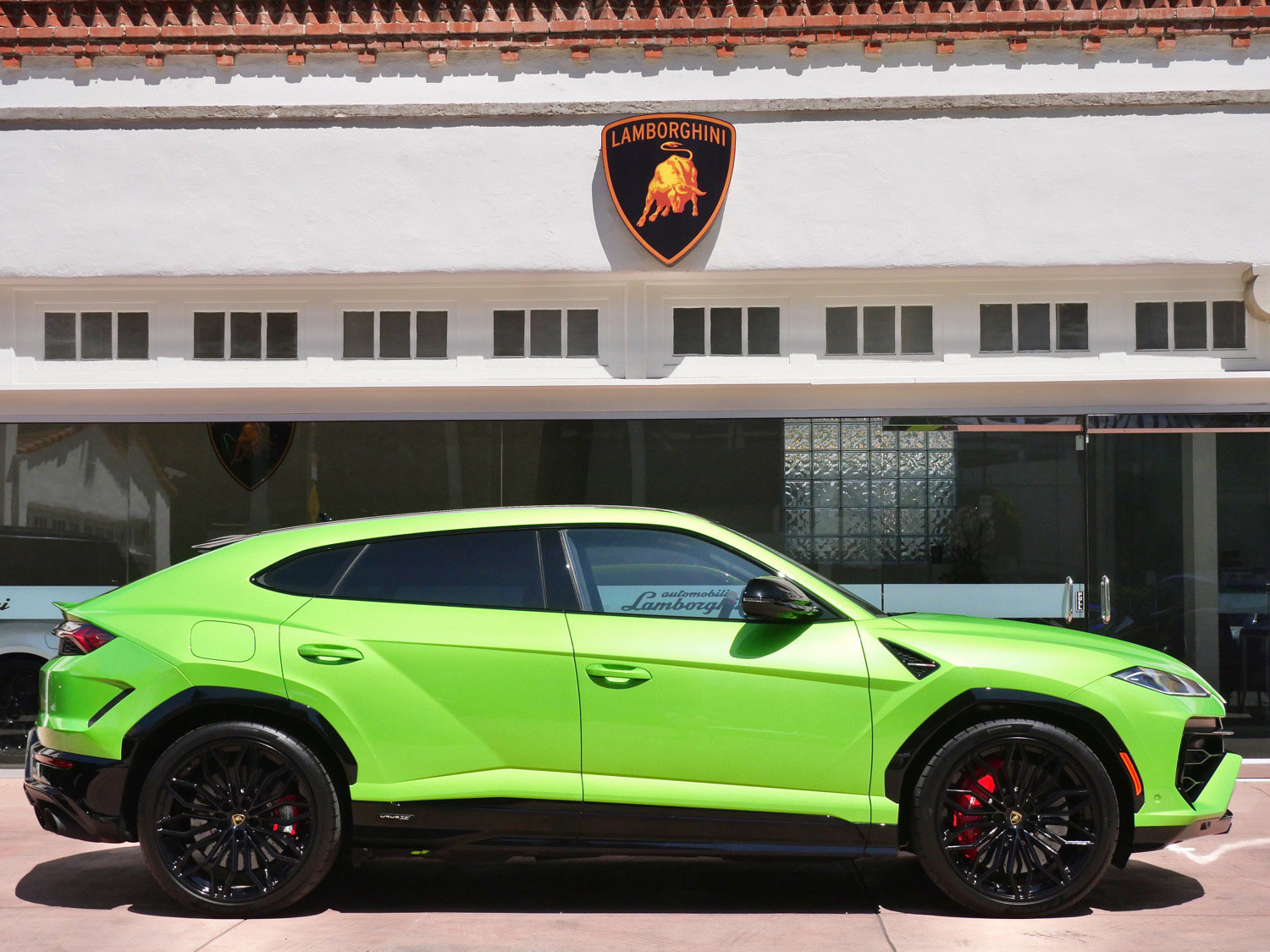 Used 2026 Lamborghini Urus S AWD/4WD image 2