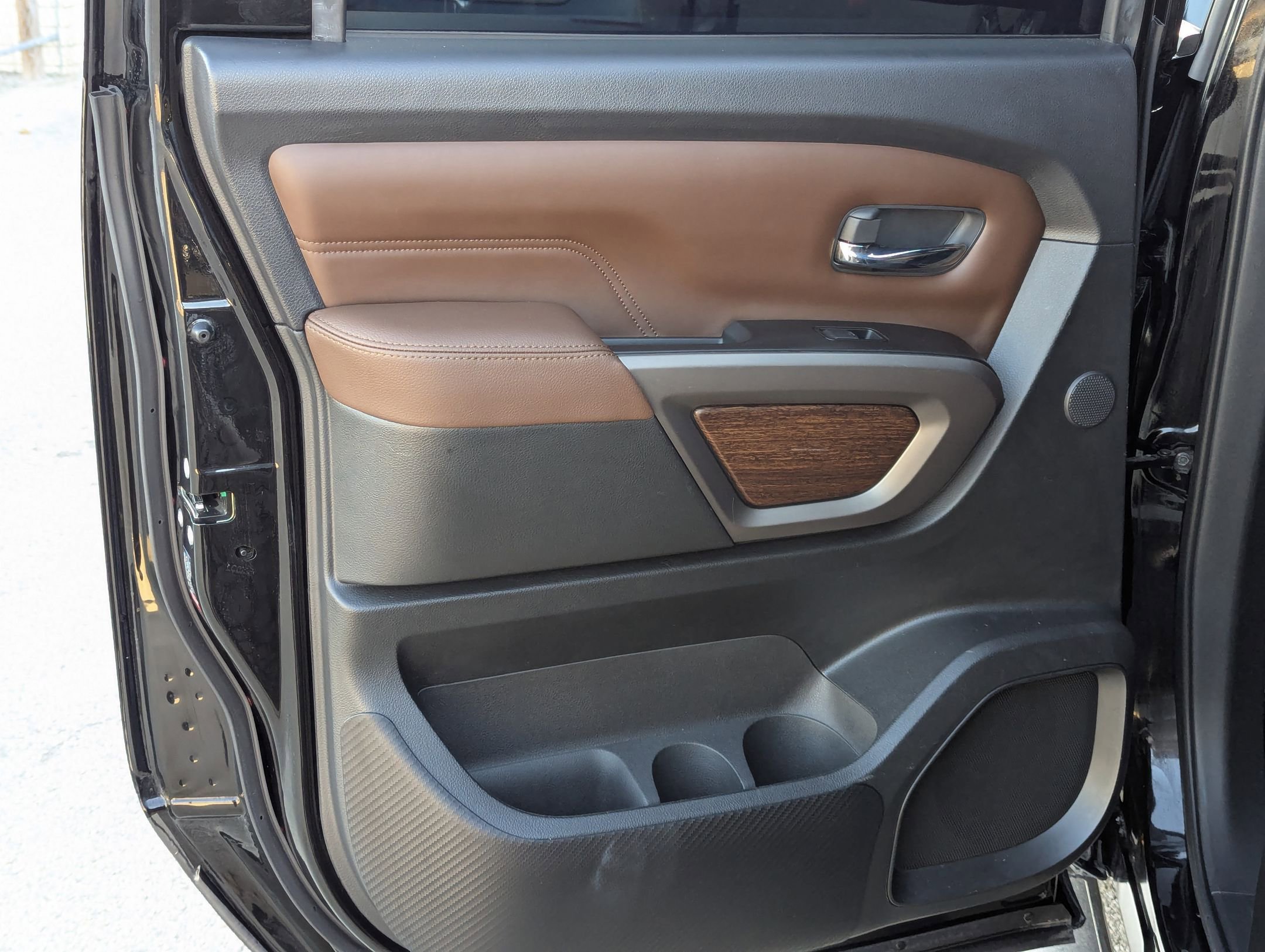 Used 2023 Nissan Titan Platinum Reserve w/ Moonroof Package image 16