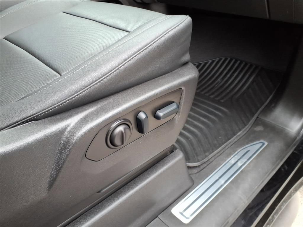 Used 2023 Chevrolet Silverado 2500 LTZ w/ LTZ Texas Edition image 9