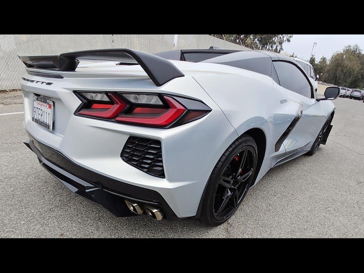 Used 2021 Chevrolet Corvette Stingray Convertible w/ Z51 Performance Package RWD image 21