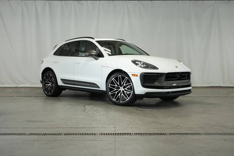 Certified 2025 Porsche Macan Turbo AWD/4WD image 9