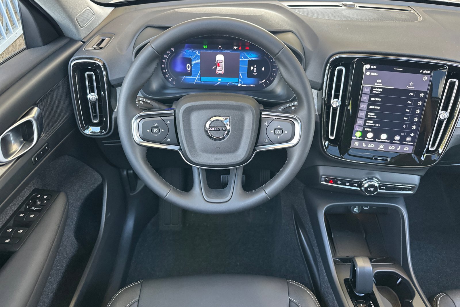 New 2026 Volvo XC40 B5 Core image 12