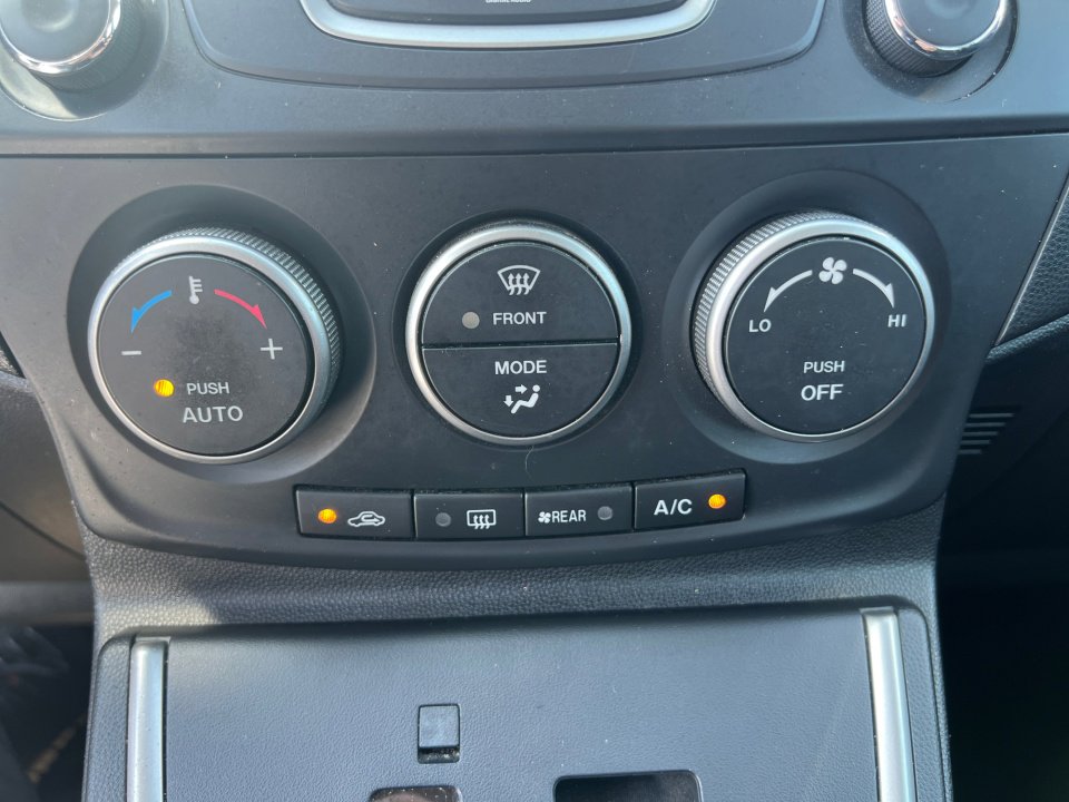 Used 2012 MAZDA MAZDA5 Sport FWD image 22