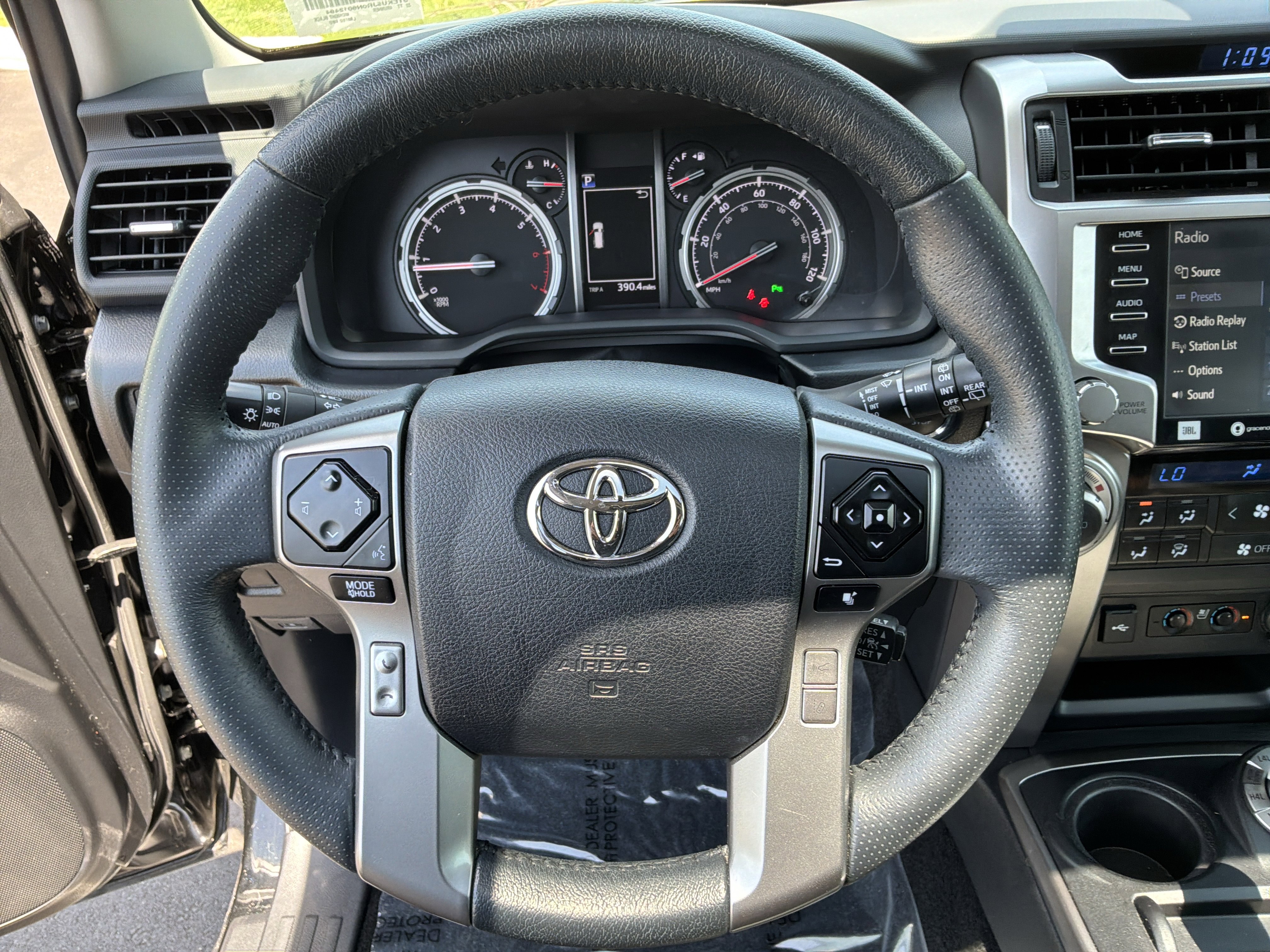 Used 2022 Toyota 4Runner Limited AWD/4WD image 18