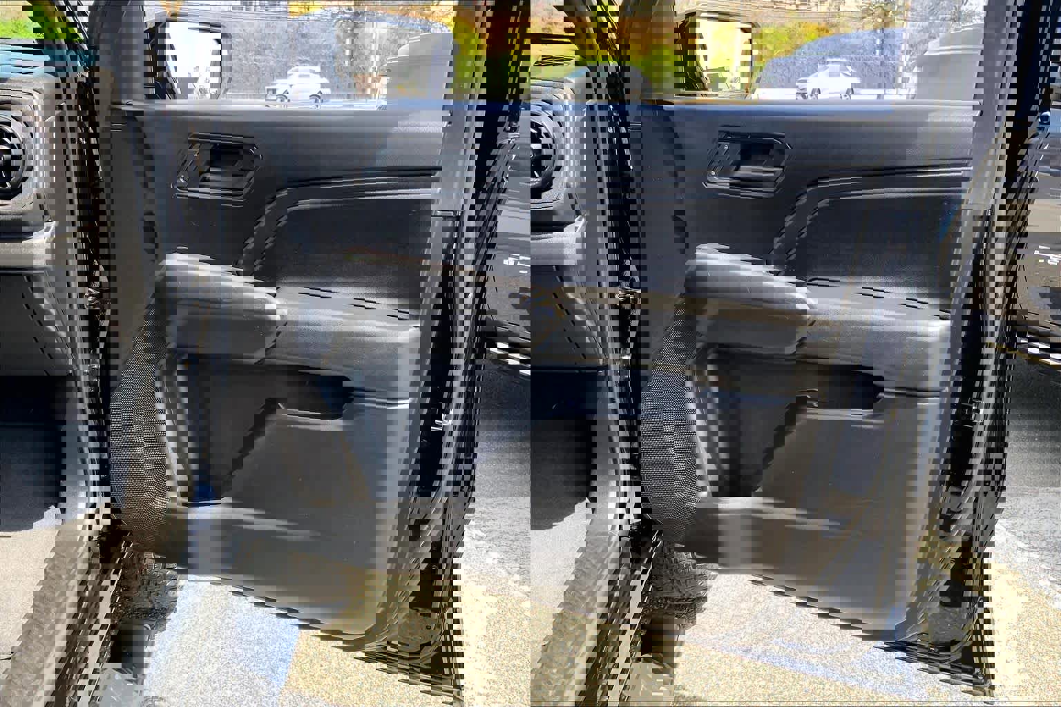 Used 2023 Chevrolet Colorado Trail Boss w/ Technology Package AWD/4WD image 22