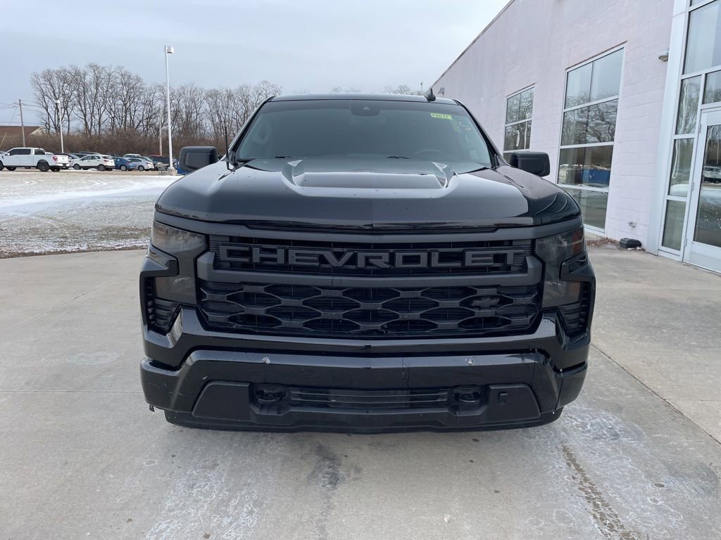 Used 2023 Chevrolet Silverado 1500 Custom image 3