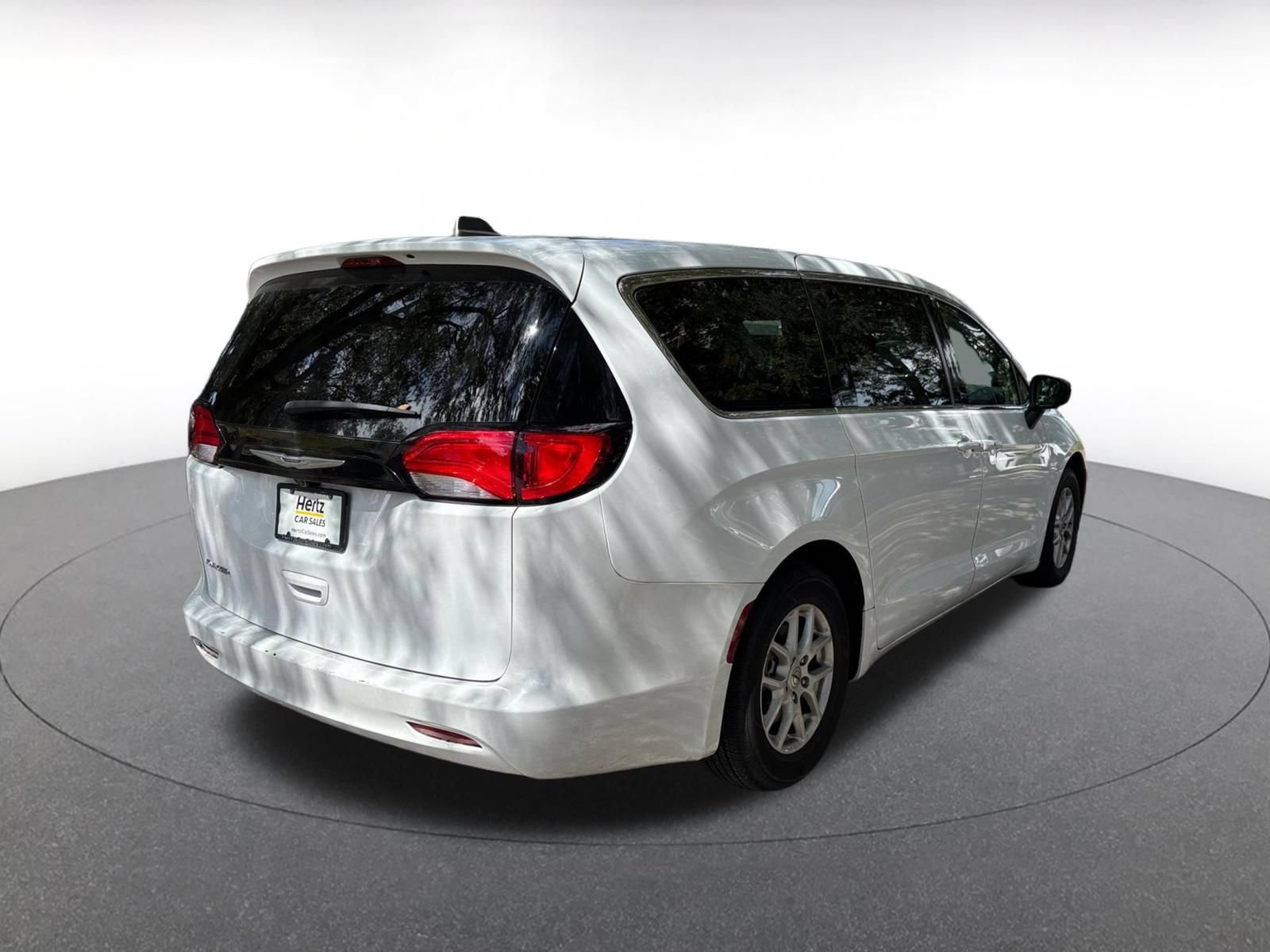 Used 2024 Chrysler Voyager LX FWD image 12