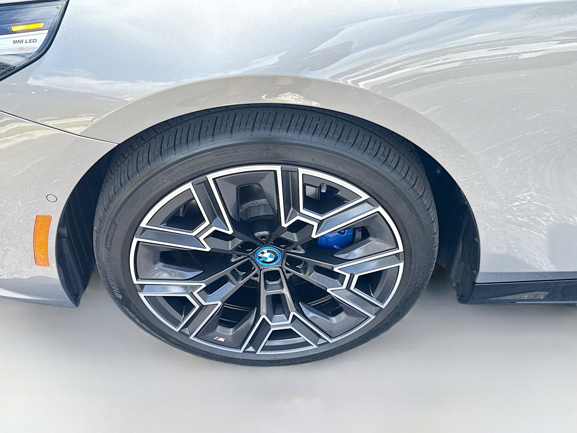 Used 2025 BMW i5 xDrive40 w/ M Sport Package AWD/4WD image 34