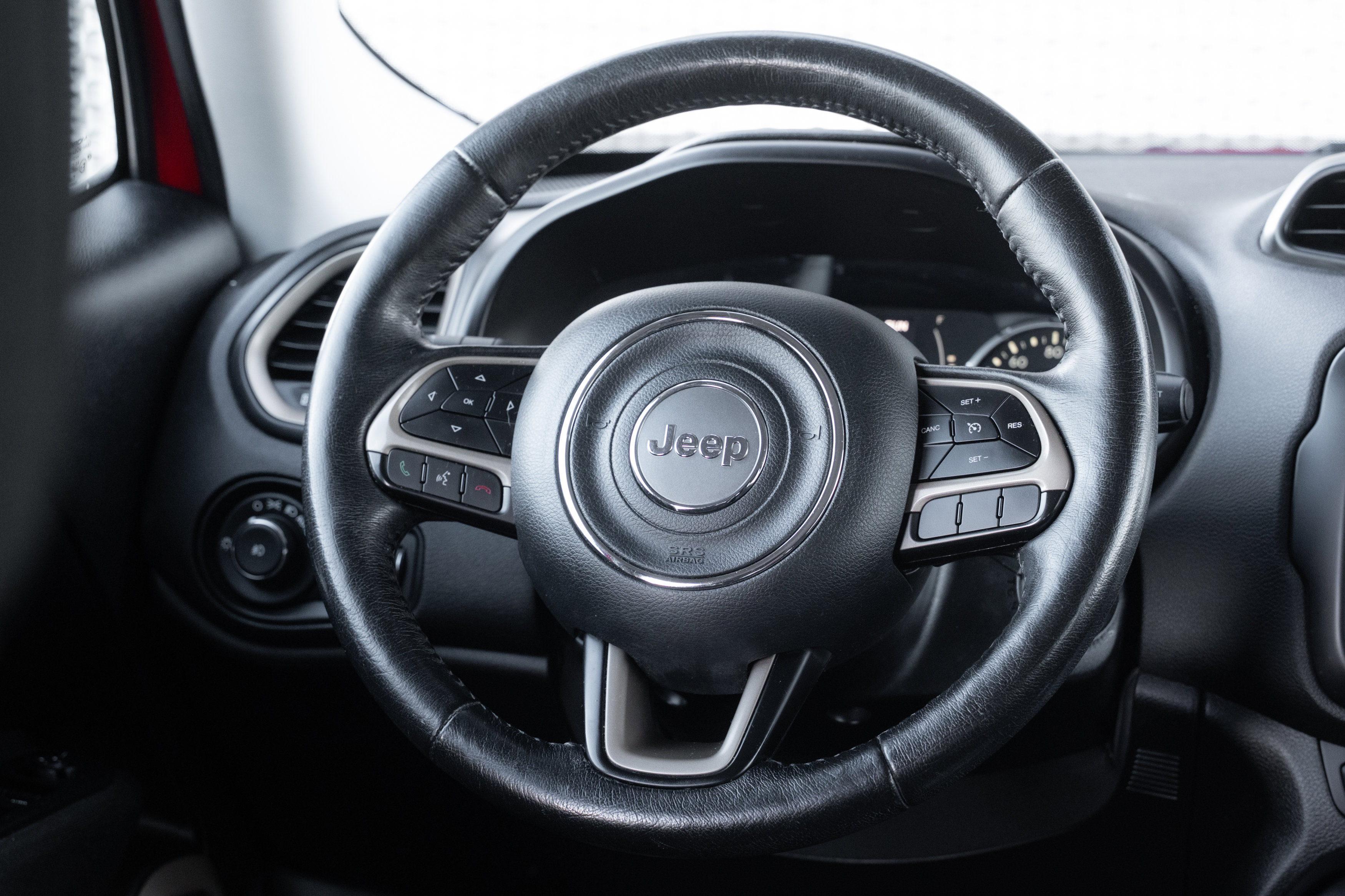 Used 2016 Jeep Renegade Latitude w/ Safety & Security Group image 9