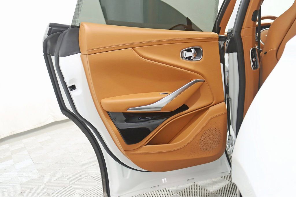 Used 2023 Aston Martin DBX image 41