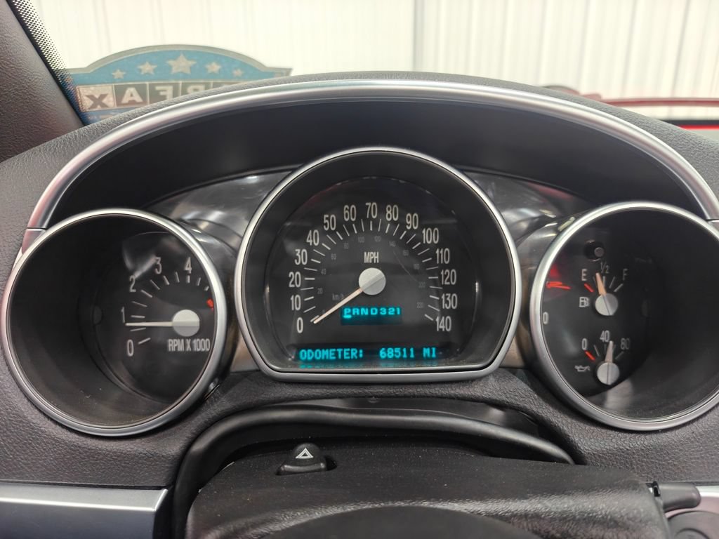 Used 2003 Chevrolet SSR w/ Preferred Equipment Group RWD image 31